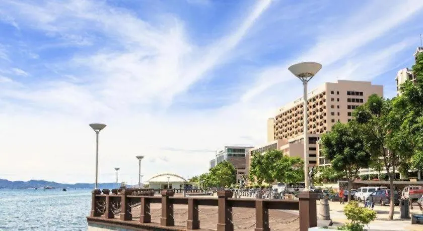 Monaco Boutique Hotel Sadong Jaya Кота-Кинабалу